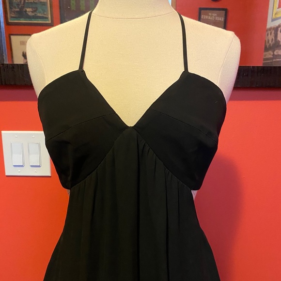 Express asymmetrical black dress with cutouts - Picture 2 of 9